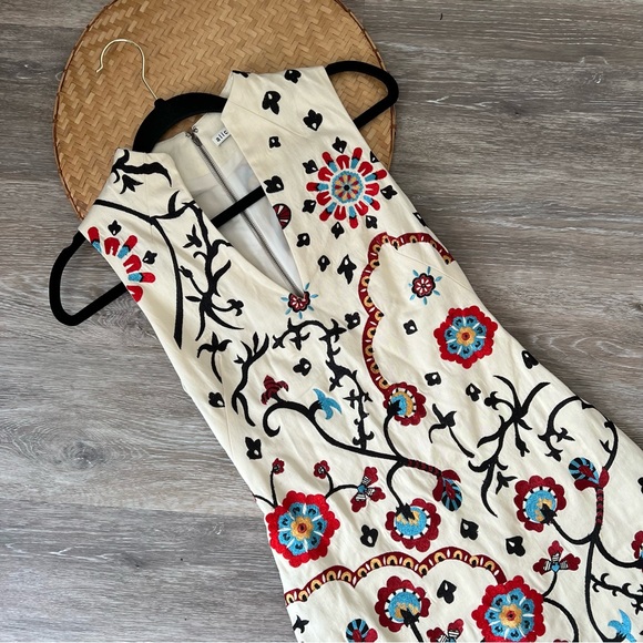 Alice + Olivia jacki embroidered sheath dress - Picture 3 of 10